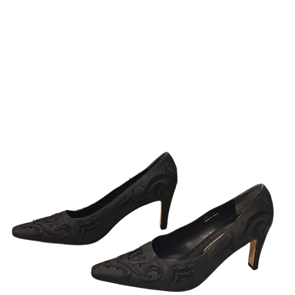 J. Renee Elegant Black Pumps - Picture 1 of 7